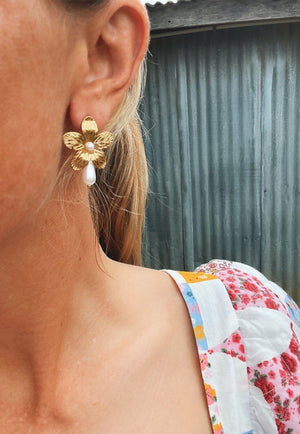 Treasure Chest Co Daisy Earrings